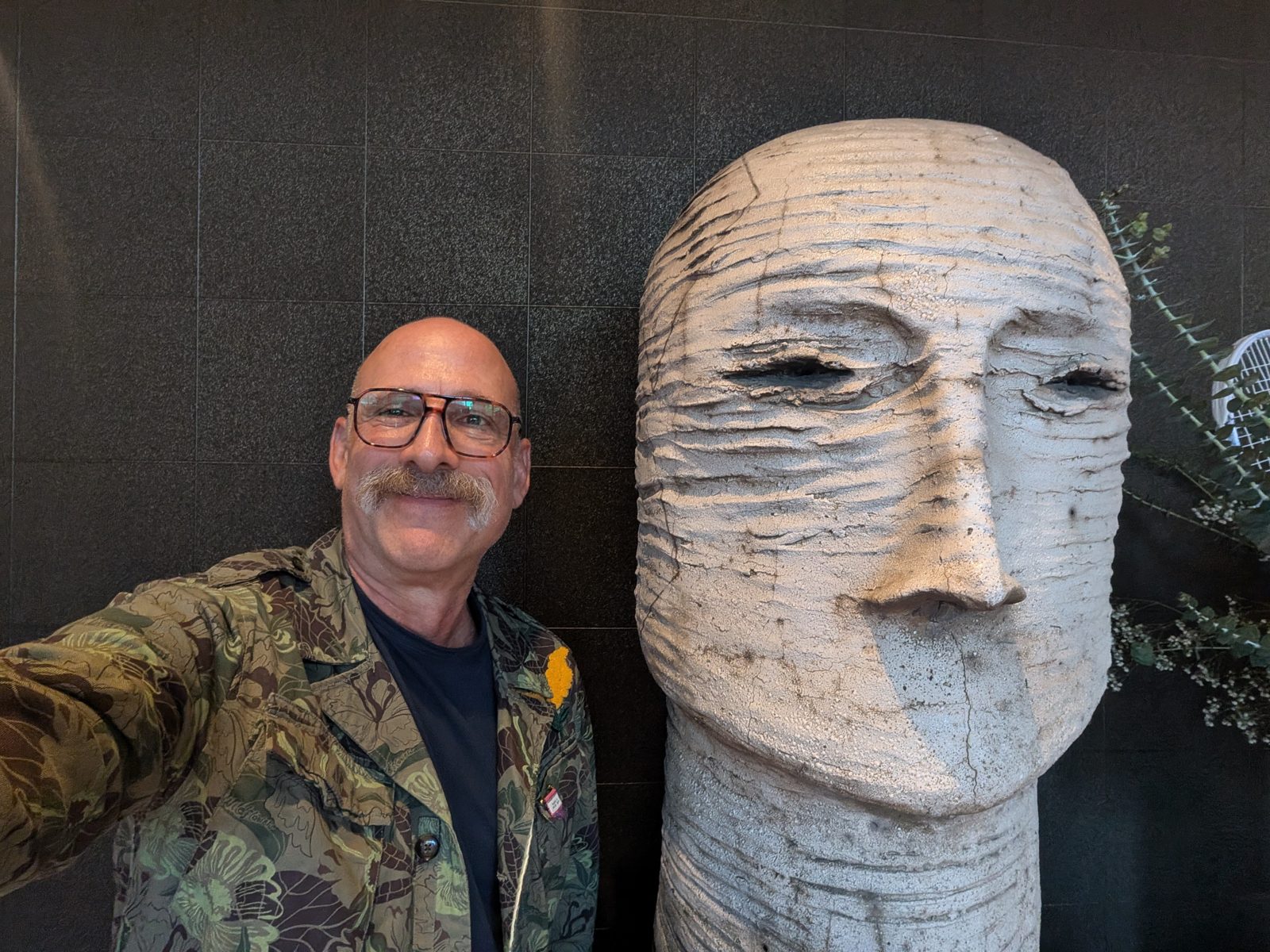 Back at the Hyatt Centric. The lobby has its own moai.