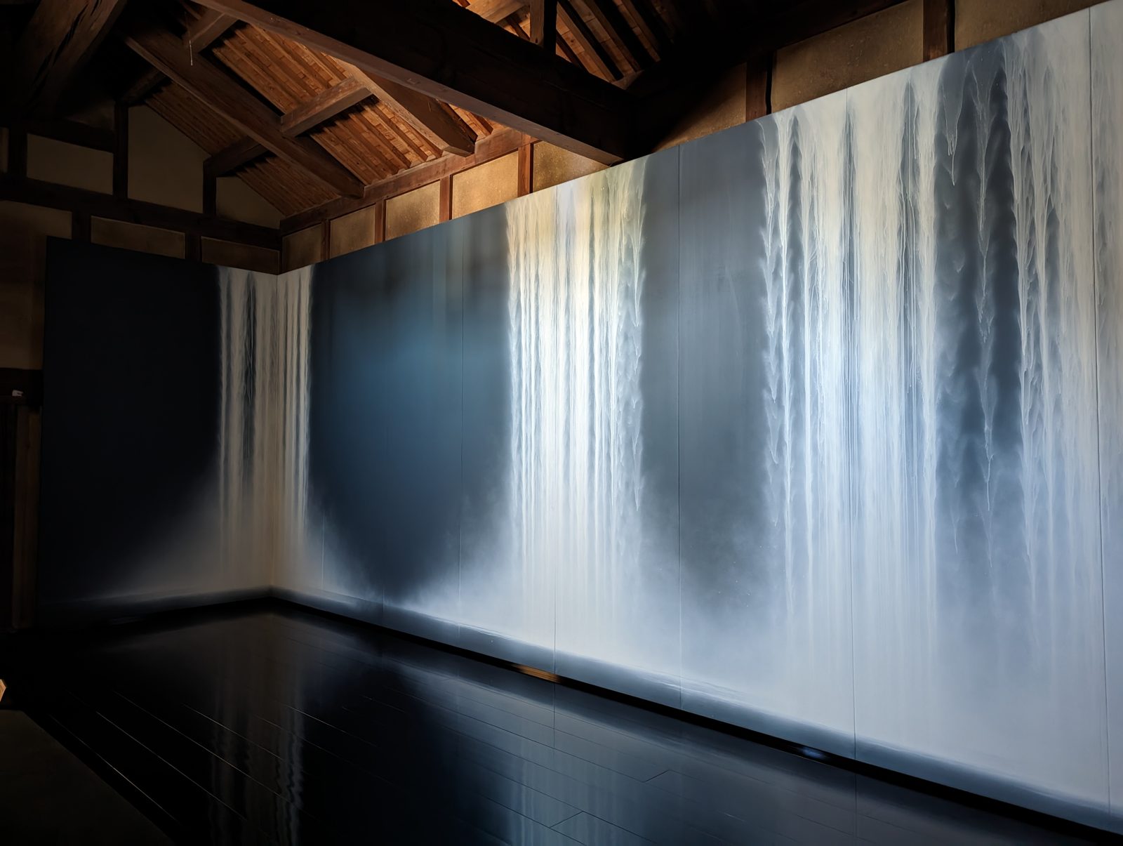 Ishibashi. Hiroshi Senju's waterfall, painted across a whole room.
